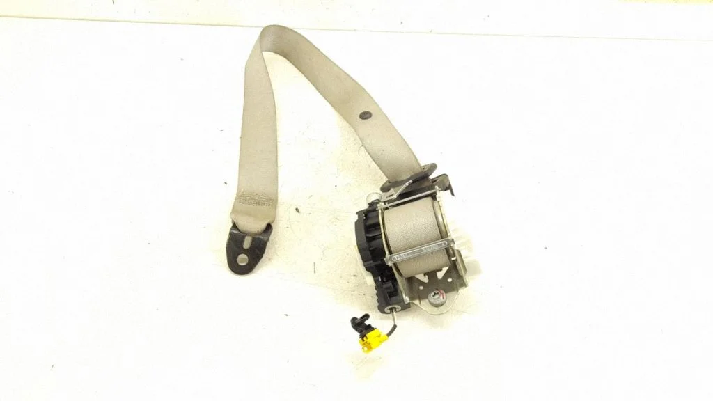 Rear seatbelt – rear left