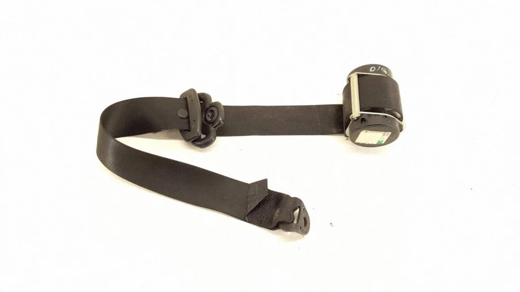Rear seatbelt – rear right