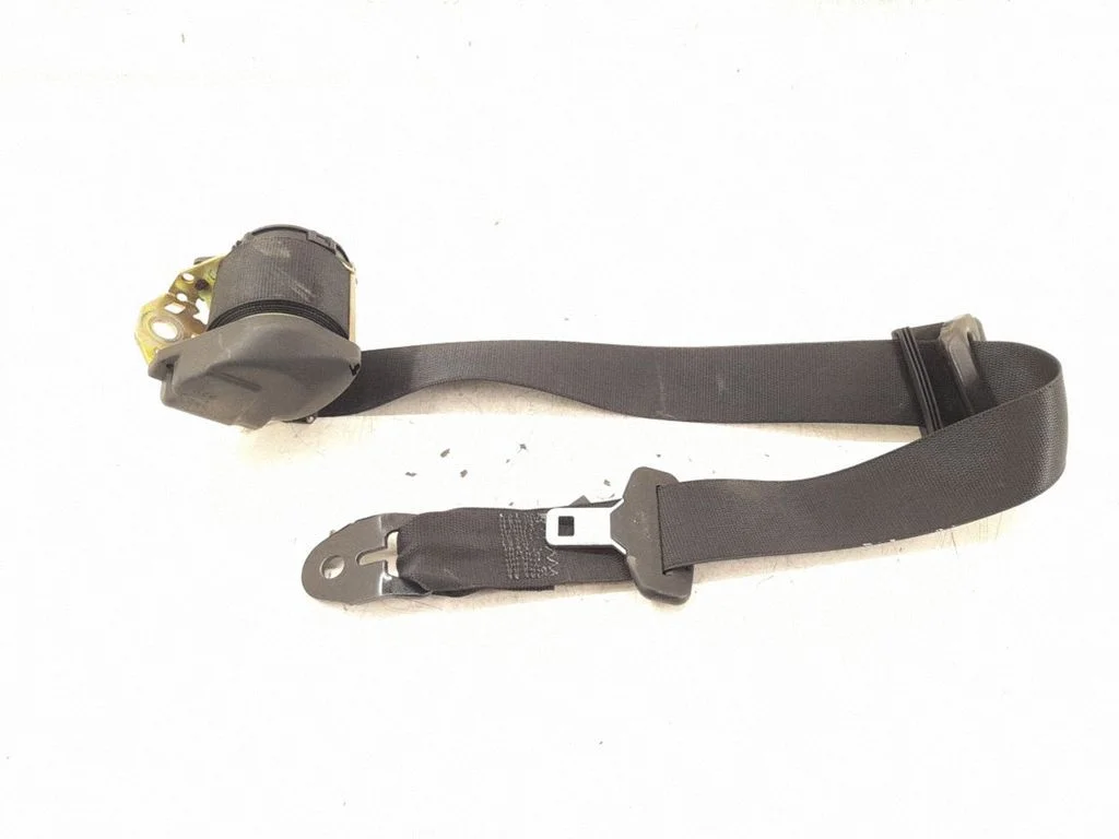 Rear seatbelt – rear right