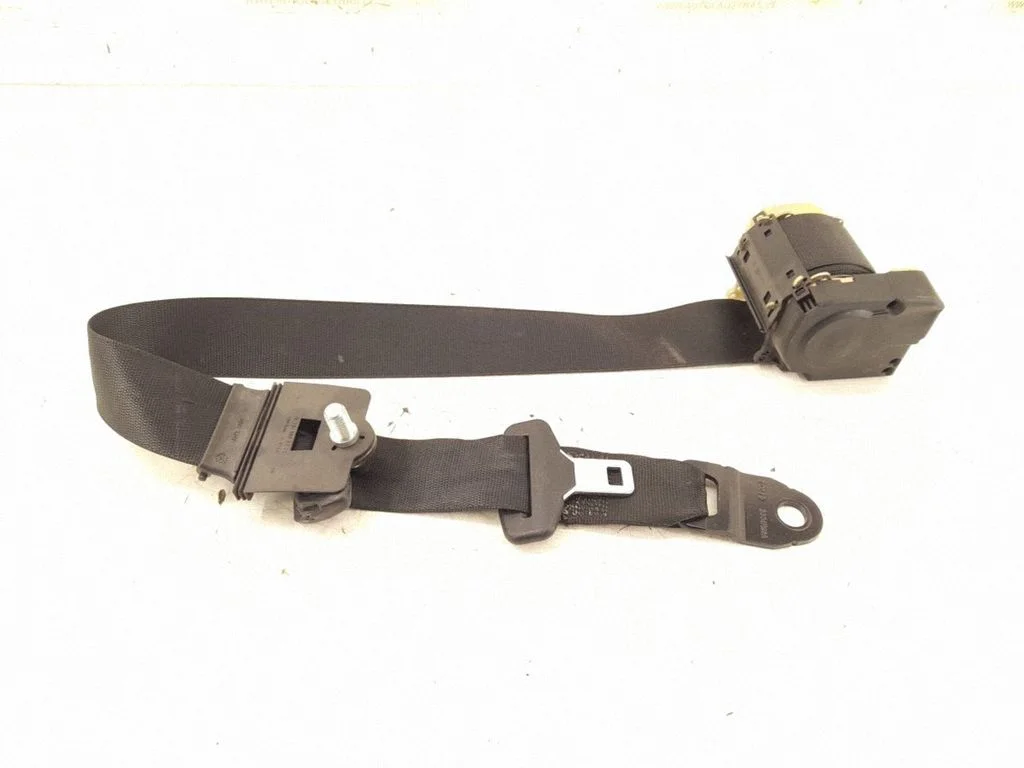 Rear seatbelt – rear right