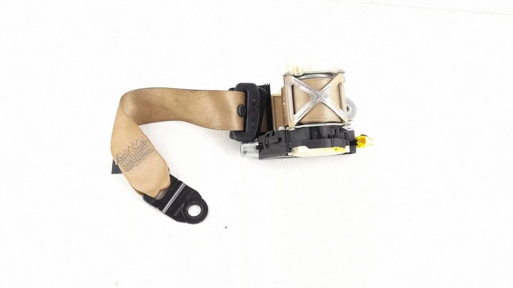 Rear seatbelt – rear right