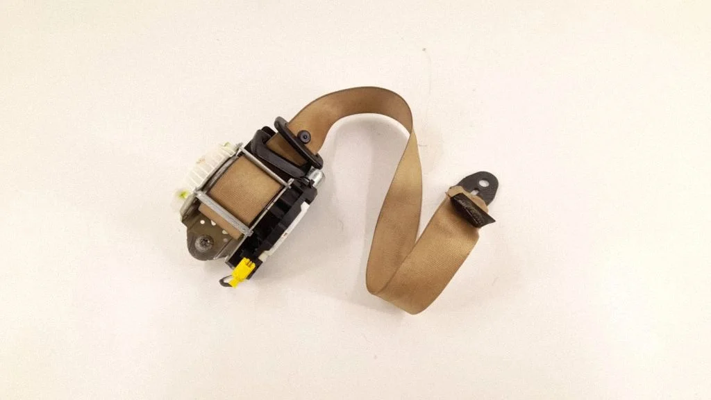 Rear seatbelt – rear right