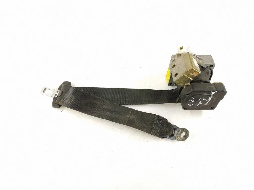 Rear seatbelt – rear left