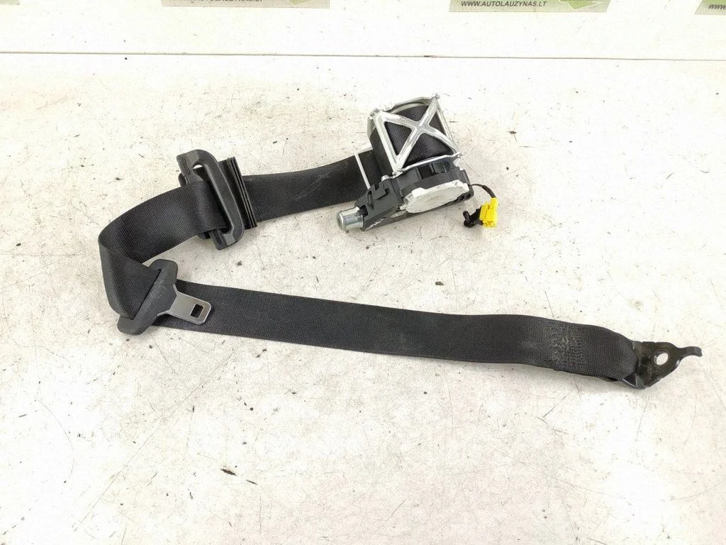 Rear seatbelt – rear left
