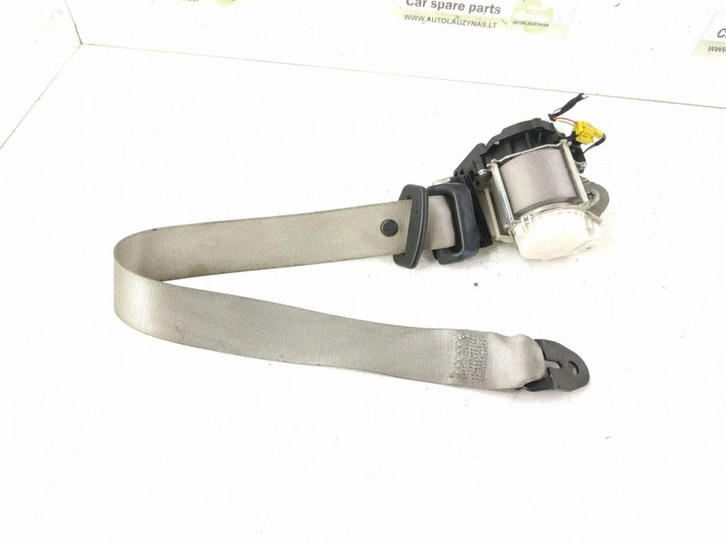 Rear seatbelt – rear right