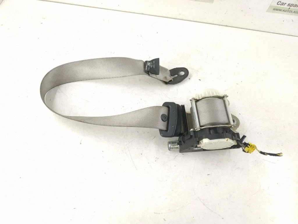 Rear seatbelt – rear left