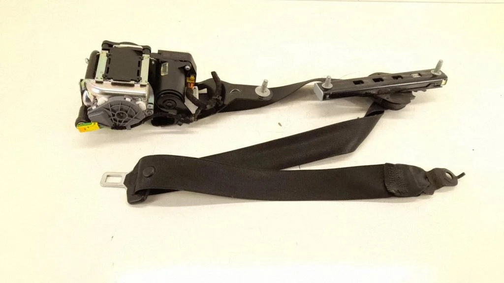Front seatbelt – front right