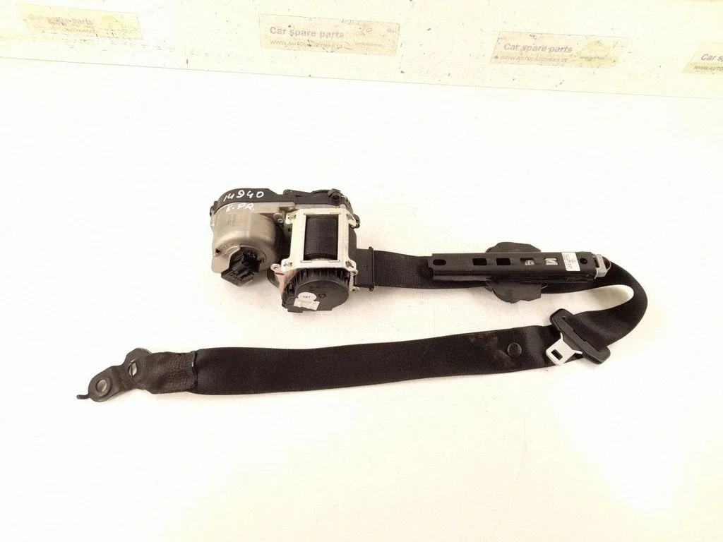 Front seatbelt – front left