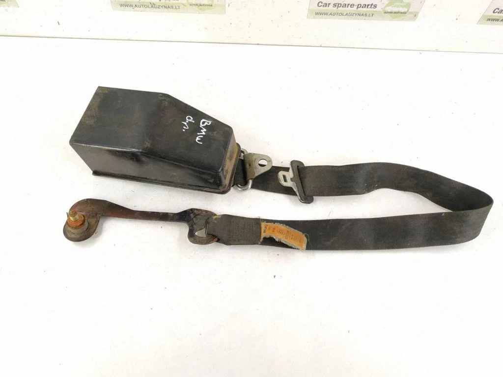 Front seatbelt – front right