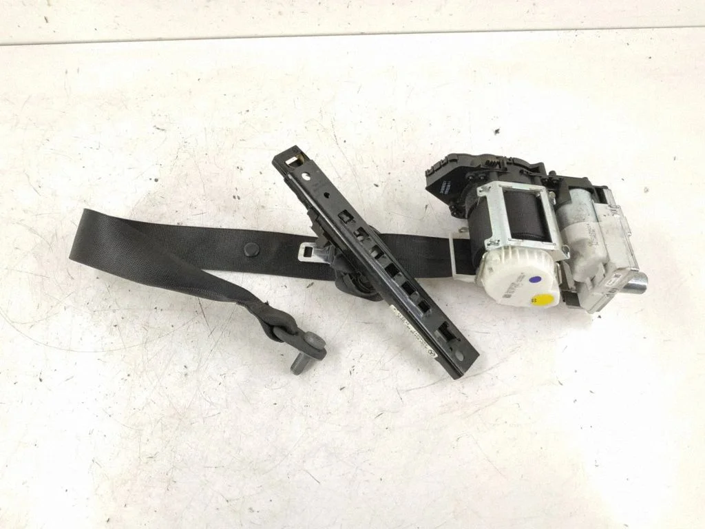 Front seatbelt – front right