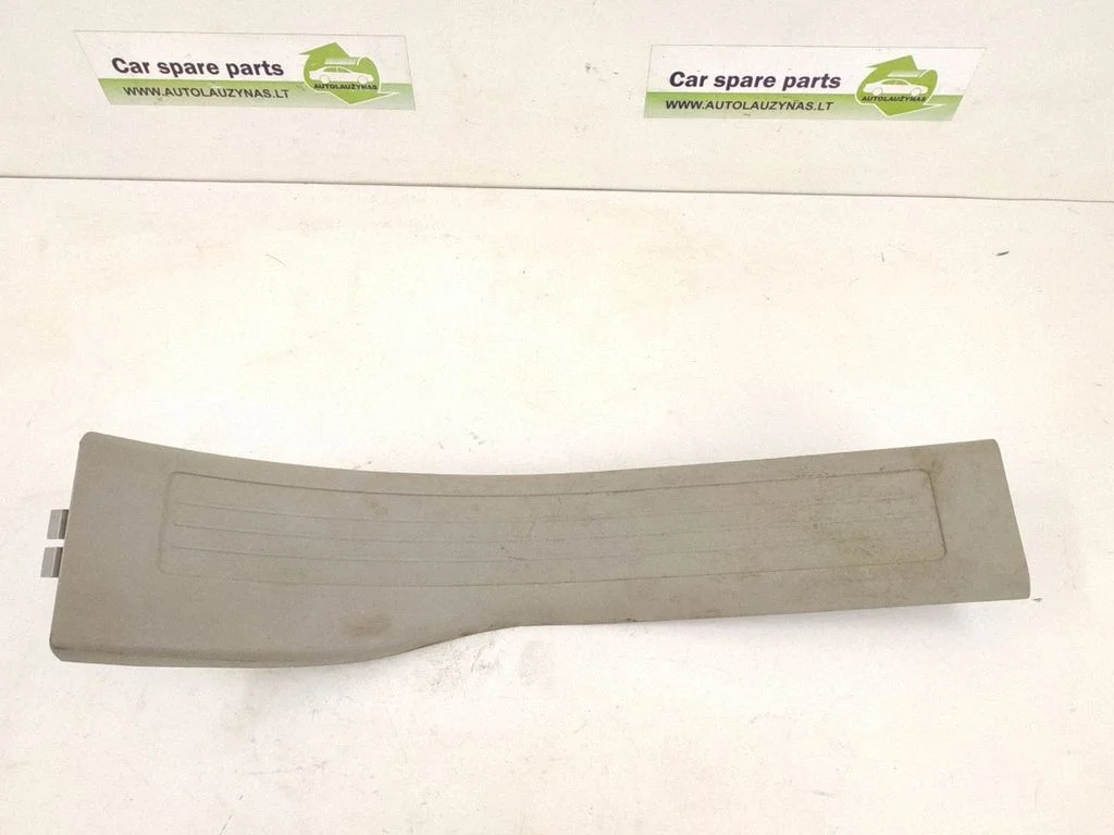 Rear sill trim cover – rear left