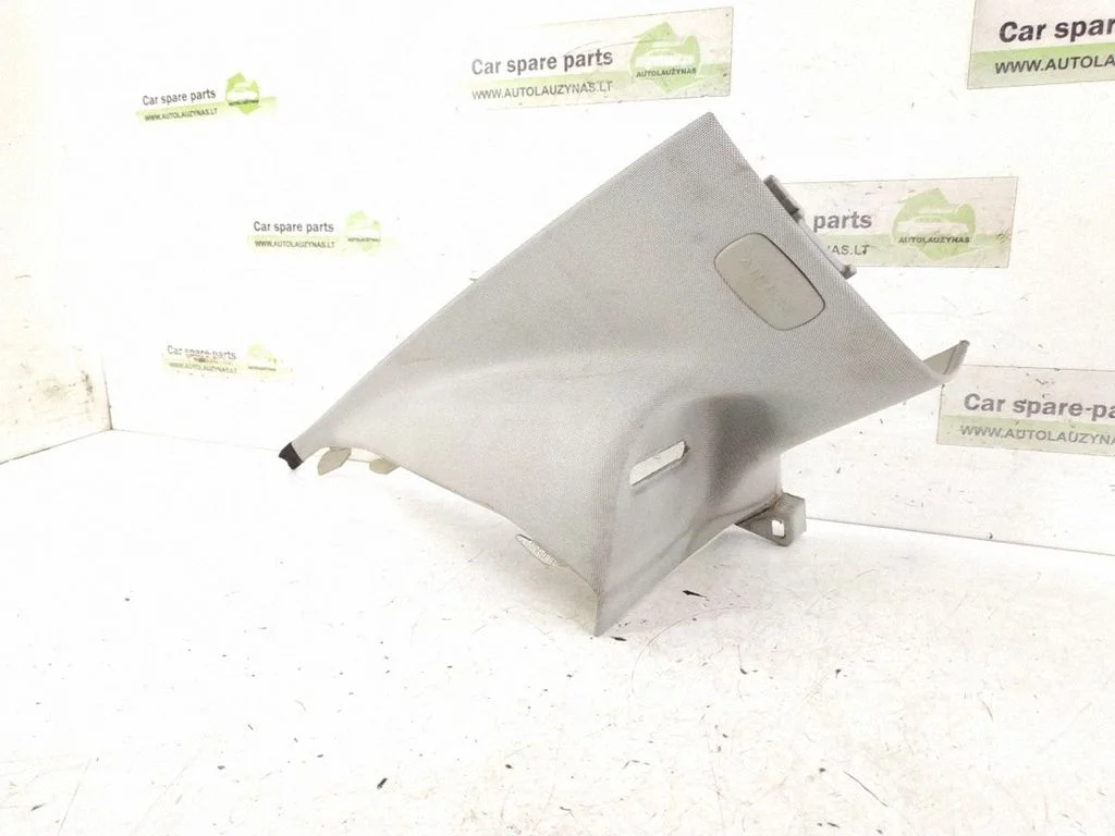 (C) pillar trim – left