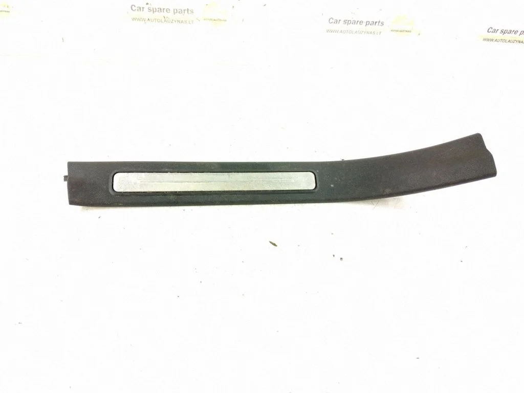 Rear sill trim cover – rear left