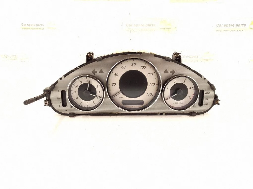 Speedometer (instrument cluster)
