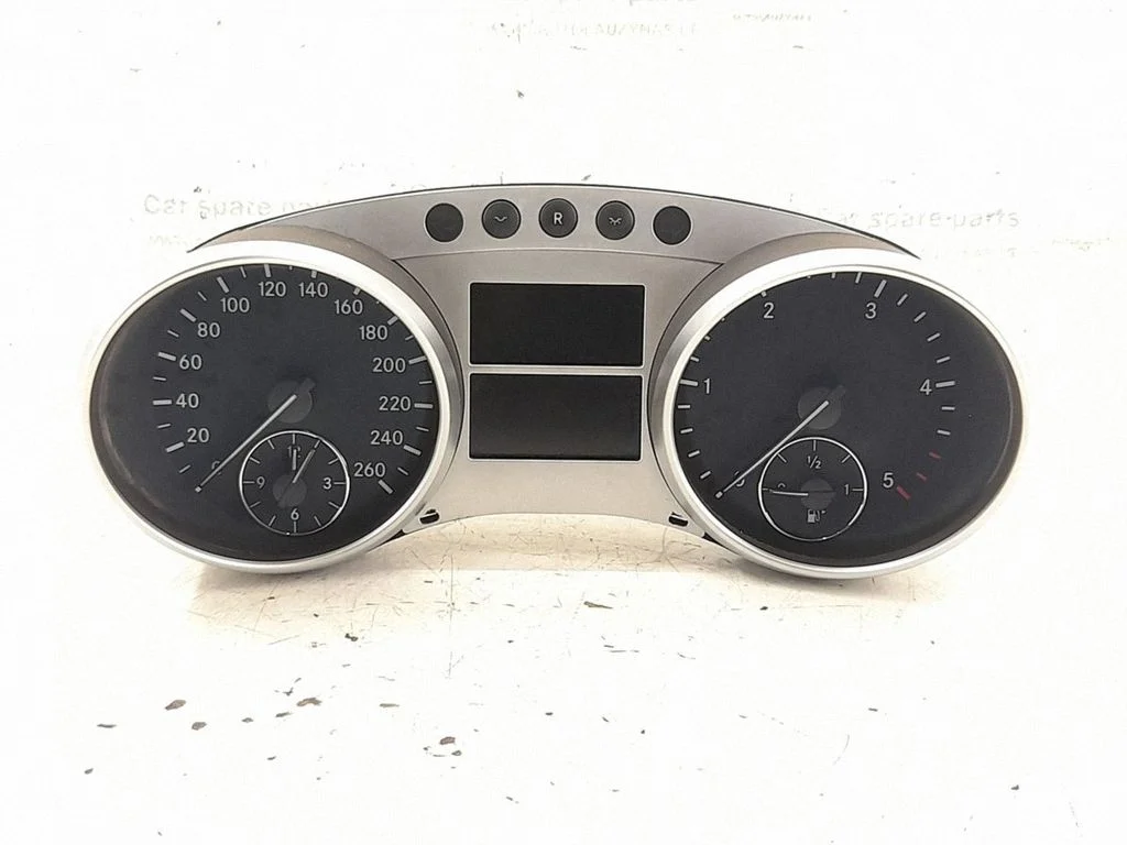 Speedometer (instrument cluster)