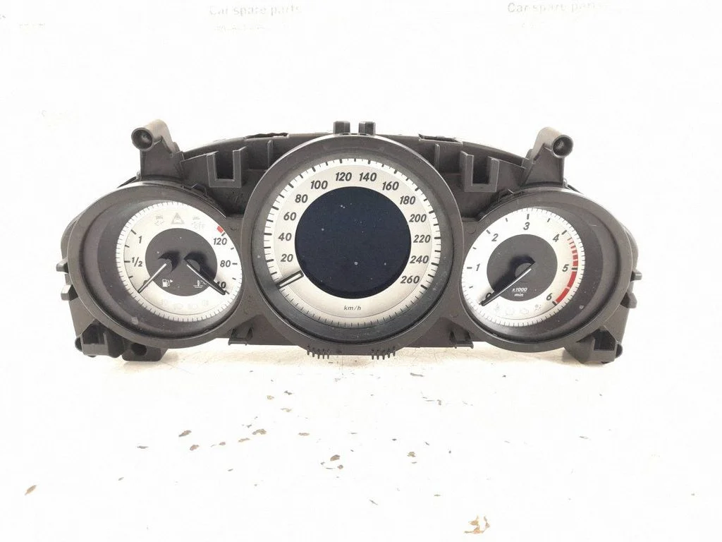 Speedometer (instrument cluster)