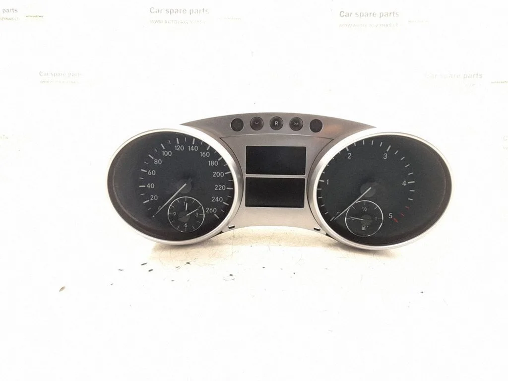Speedometer (instrument cluster)