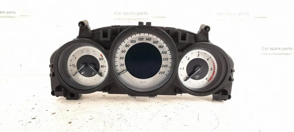 Speedometer (instrument cluster)