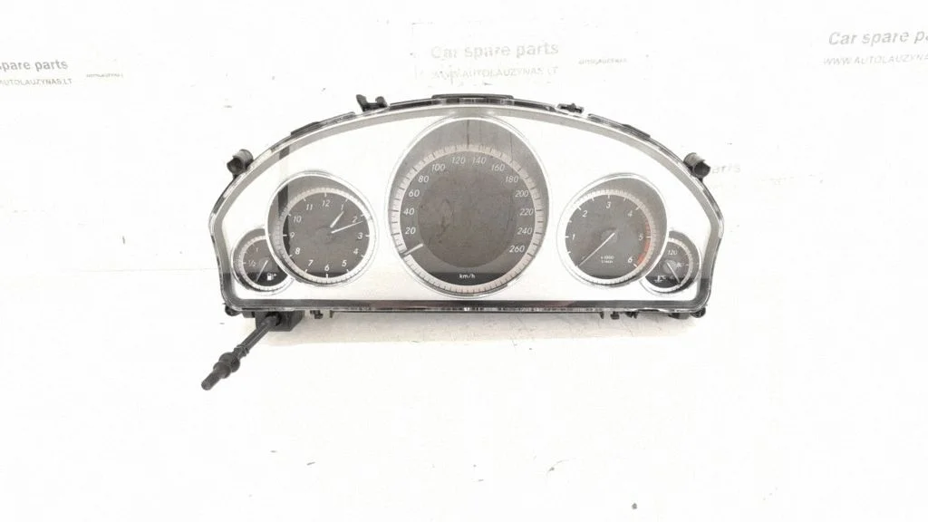 Speedometer (instrument cluster)