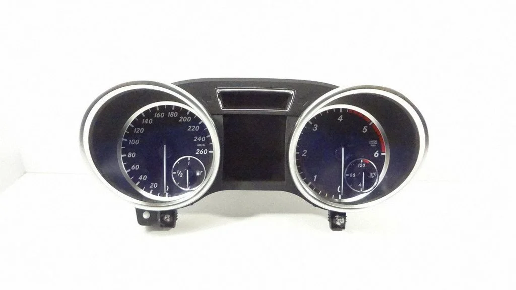Spidomeeter (näidikuplokk) – Mercedes-Benz ML-klass W166 (2012-2017)