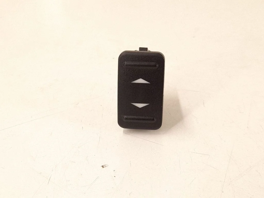 Electric window control switch – front right
