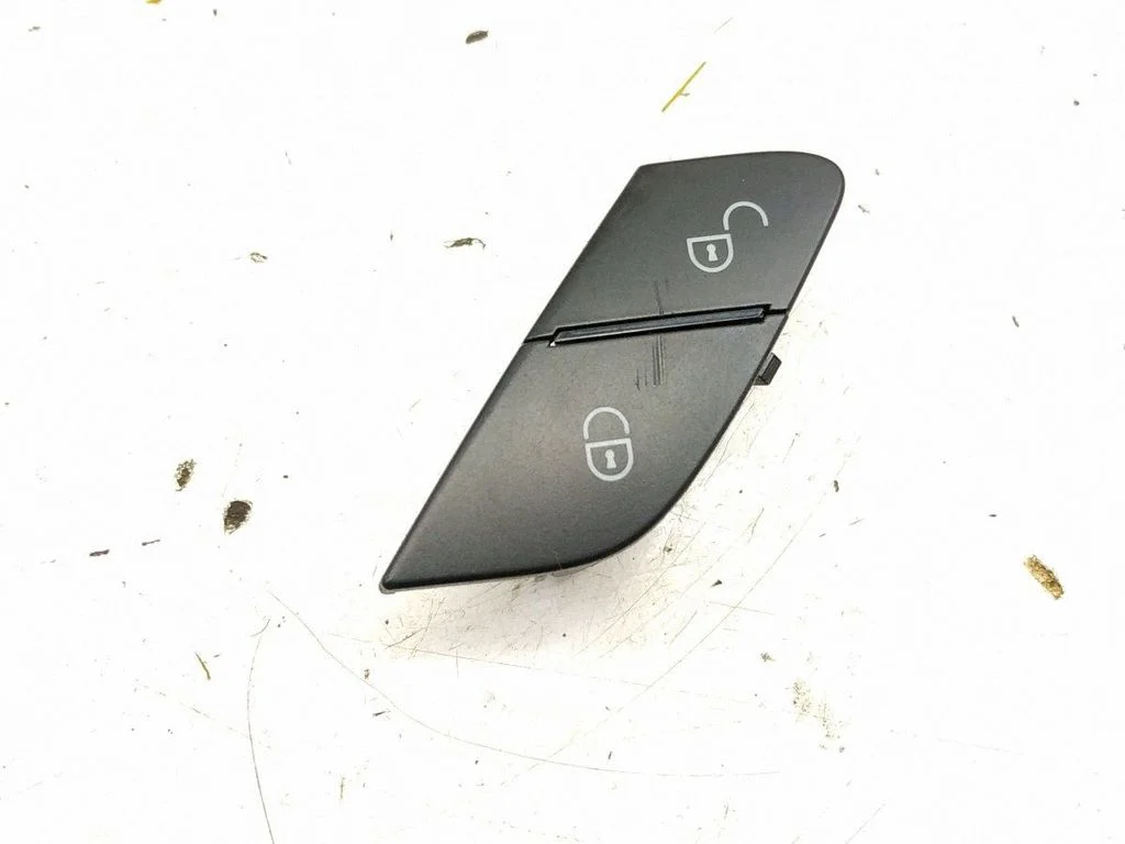 Kesklukustuse lüliti – Mercedes-Benz R-klass W251 (2005-2013)