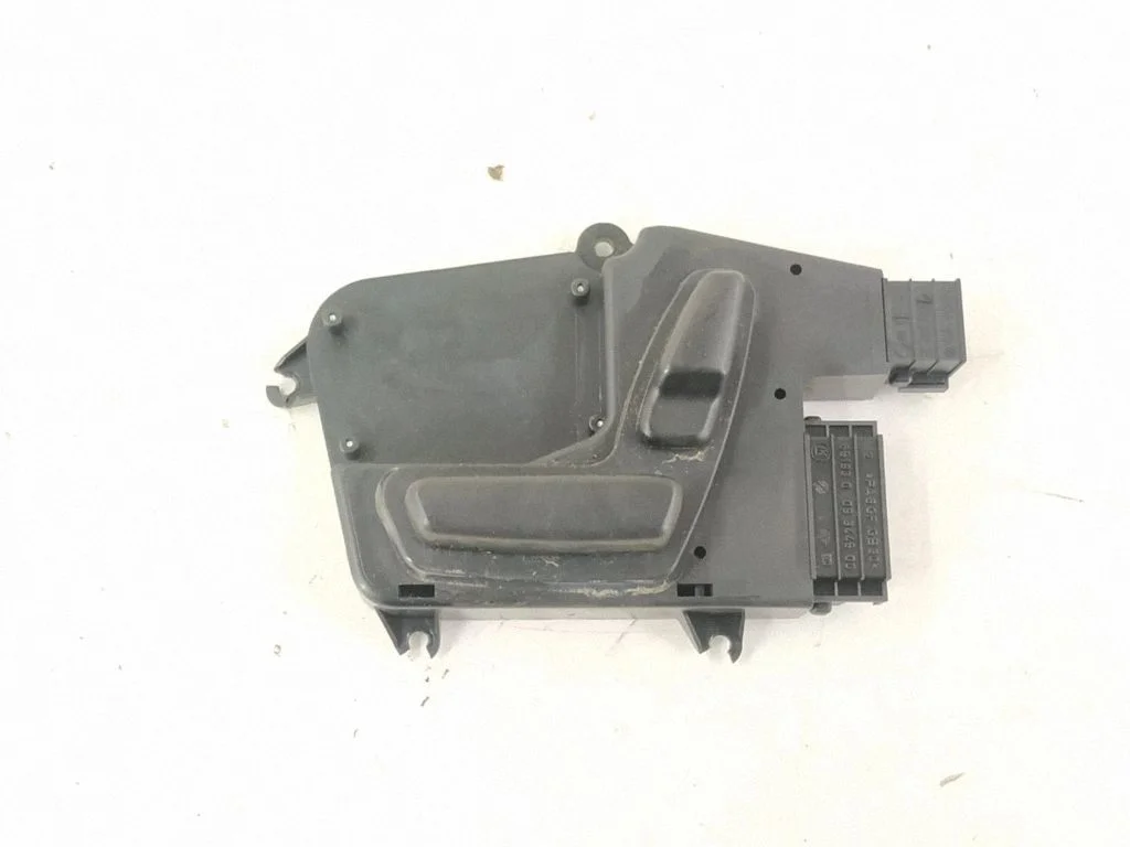 Seat control switch – Mercedes-Benz R-Class W251 (2005-2013)