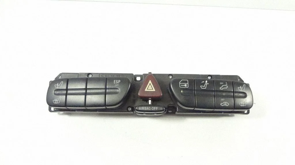 Przełącznik alarmu – Mercedes-Benz Klasa C W203 (2000-2007)