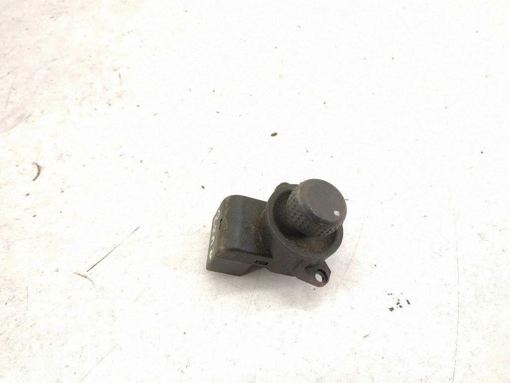 Küljepeeglite lüliti – Renault Megane I (1995-2002)