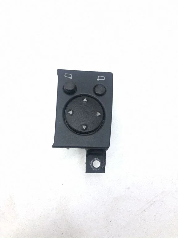 Wing mirror switch