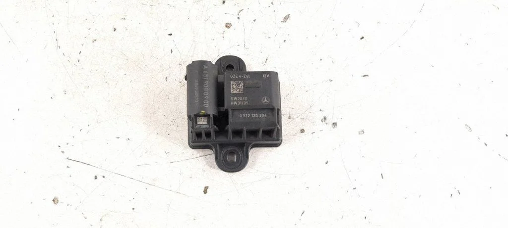 Glow plug pre-heat relay