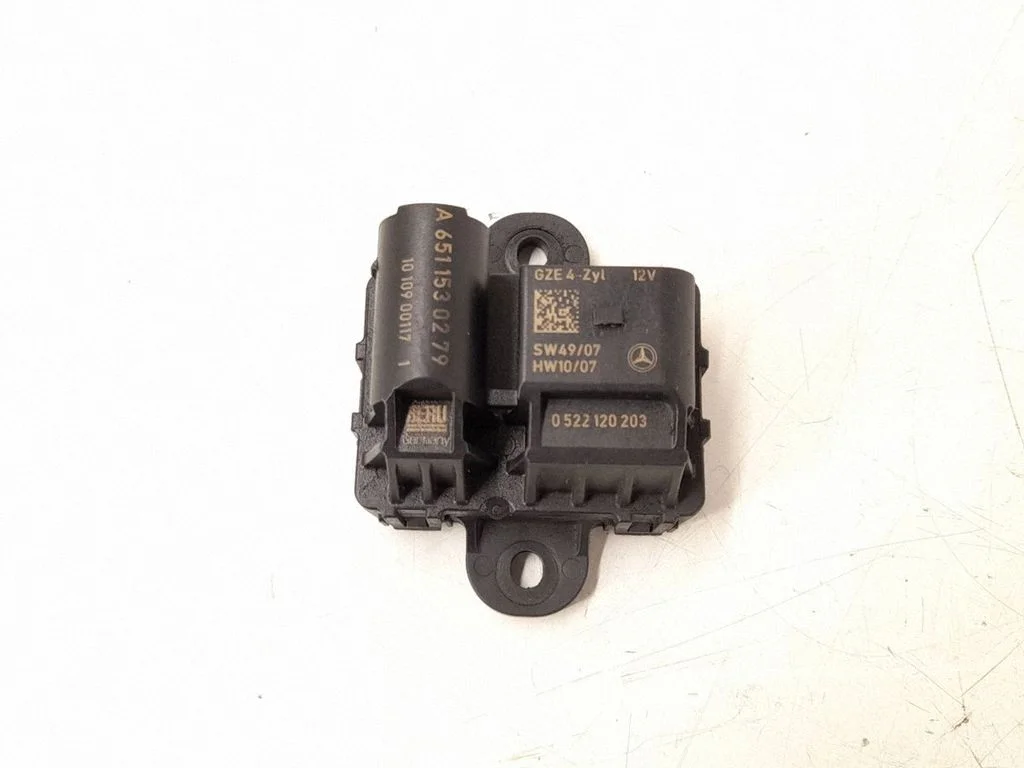 Glow plug pre-heat relay