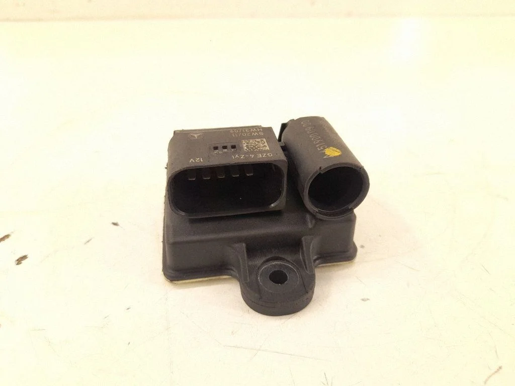 Glow plug pre-heat relay