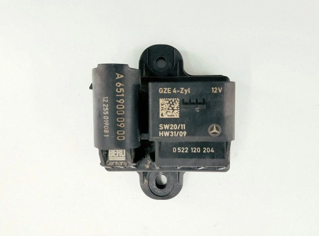 Glow plug pre-heat relay