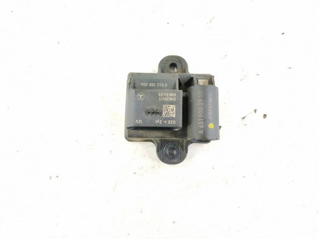 Glow plug pre-heat relay – Mercedes-Benz C-Class AMG W204 (2007-2014)
