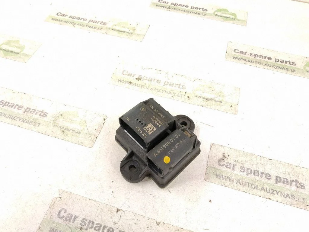Glow plug pre-heat relay
