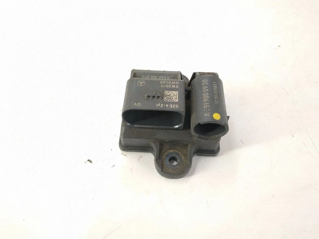 Glow plug pre-heat relay – Mercedes-Benz C-Class AMG W204 (2007-2014)