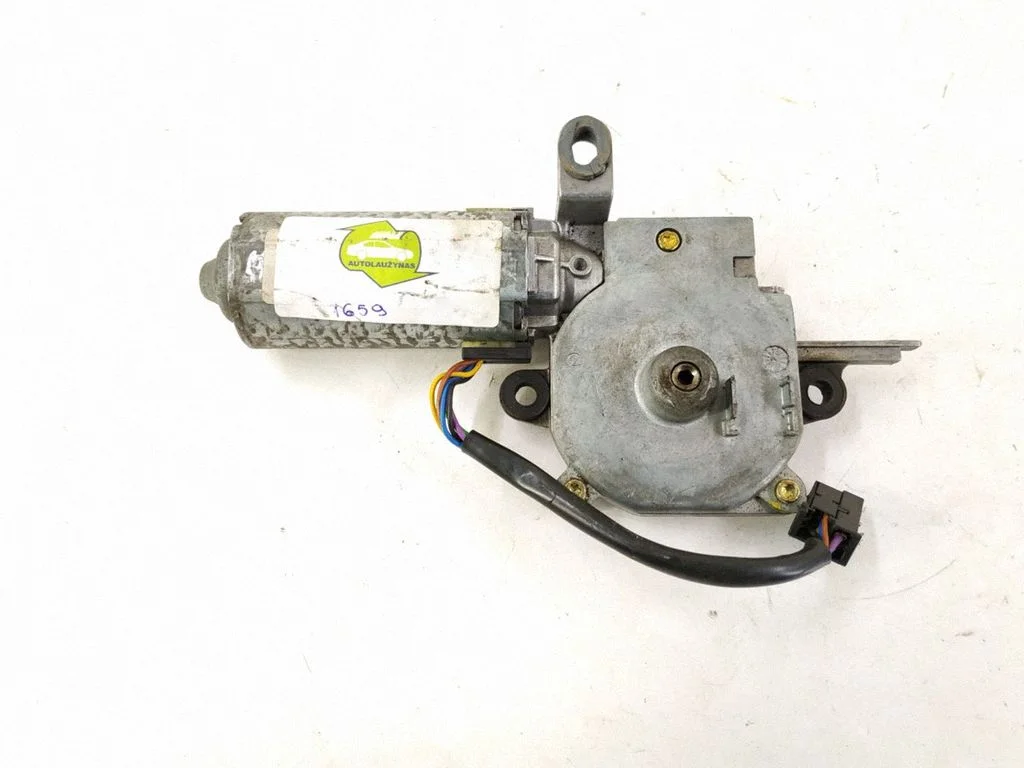 Sunroof motor/actuator – Mercedes-Benz C-Class AMG W202 (1993-2000)