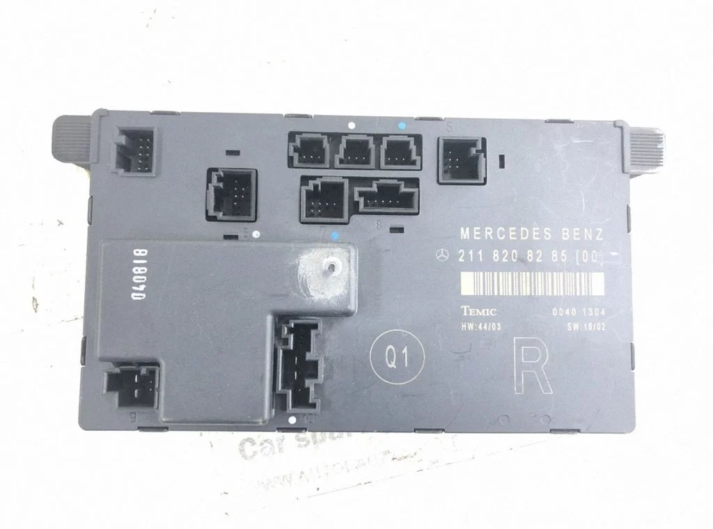 Durvju elektronikas vadības bloks – priekšējā labā