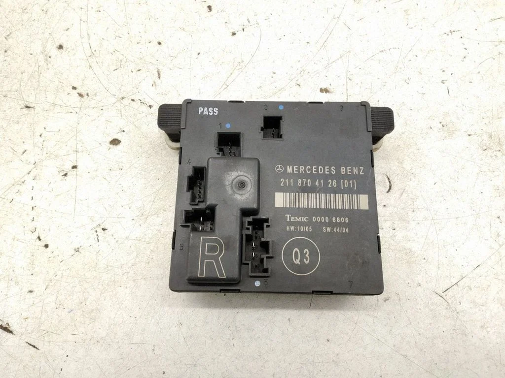 Durvju elektronikas vadības bloks – aizmugurējā labā