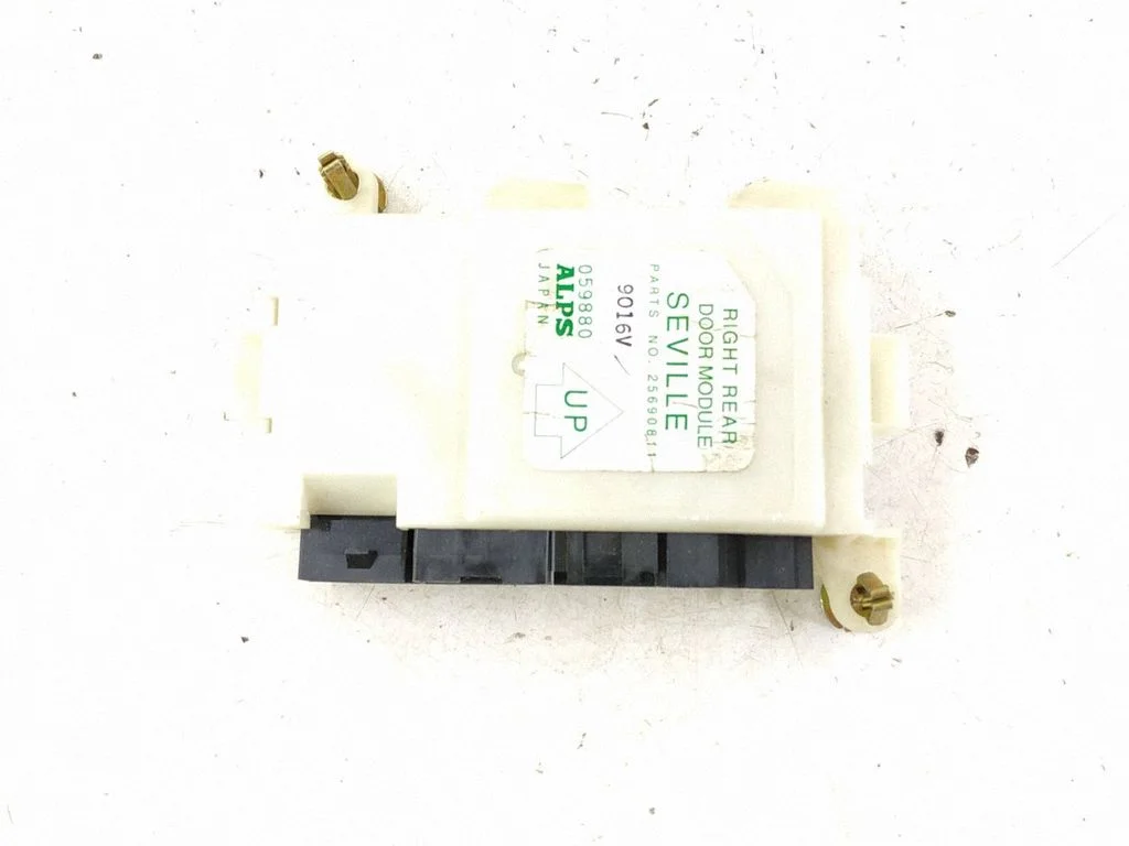 Durvju elektronikas vadības bloks – aizmugurējā labā