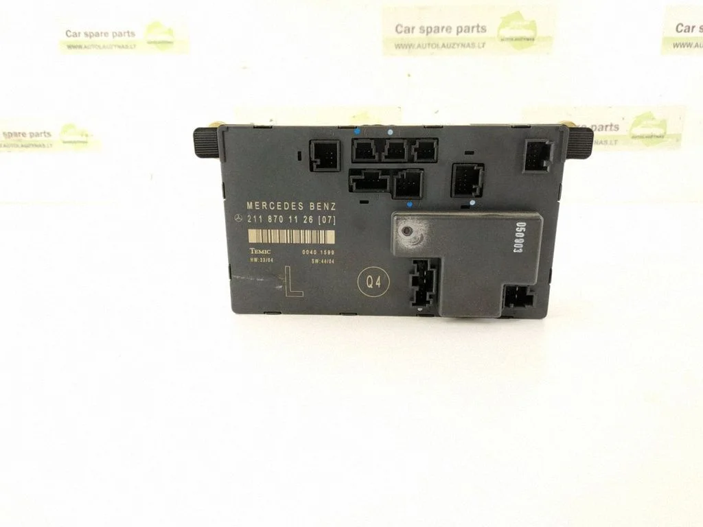 Durvju elektronikas vadības bloks – priekšējā kreisā