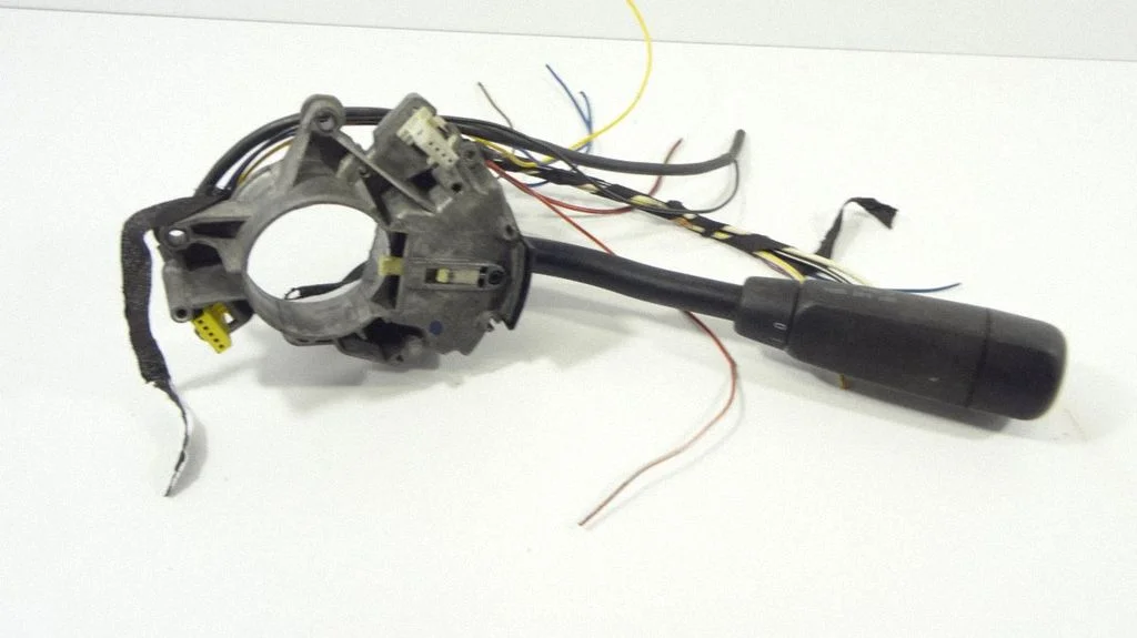 Wiper turn signal indicator stalk/switch