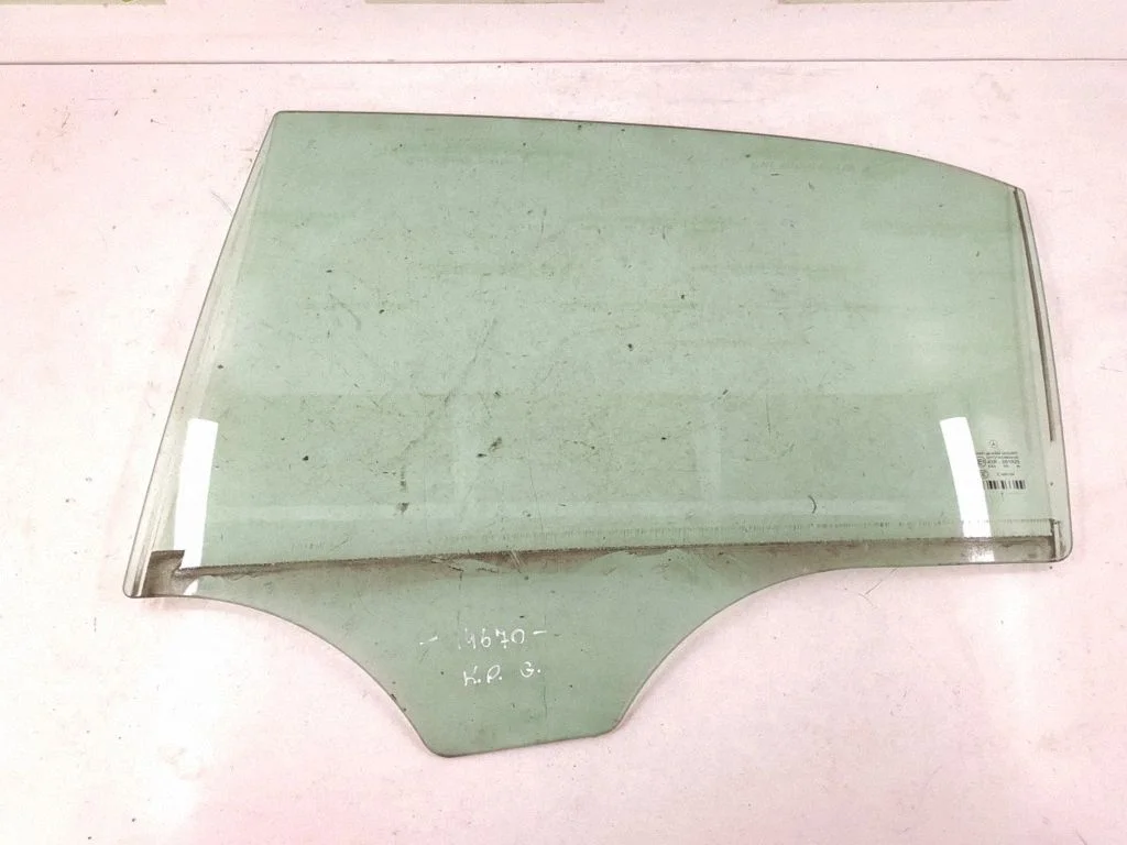 Rear door window glass DALISID1806