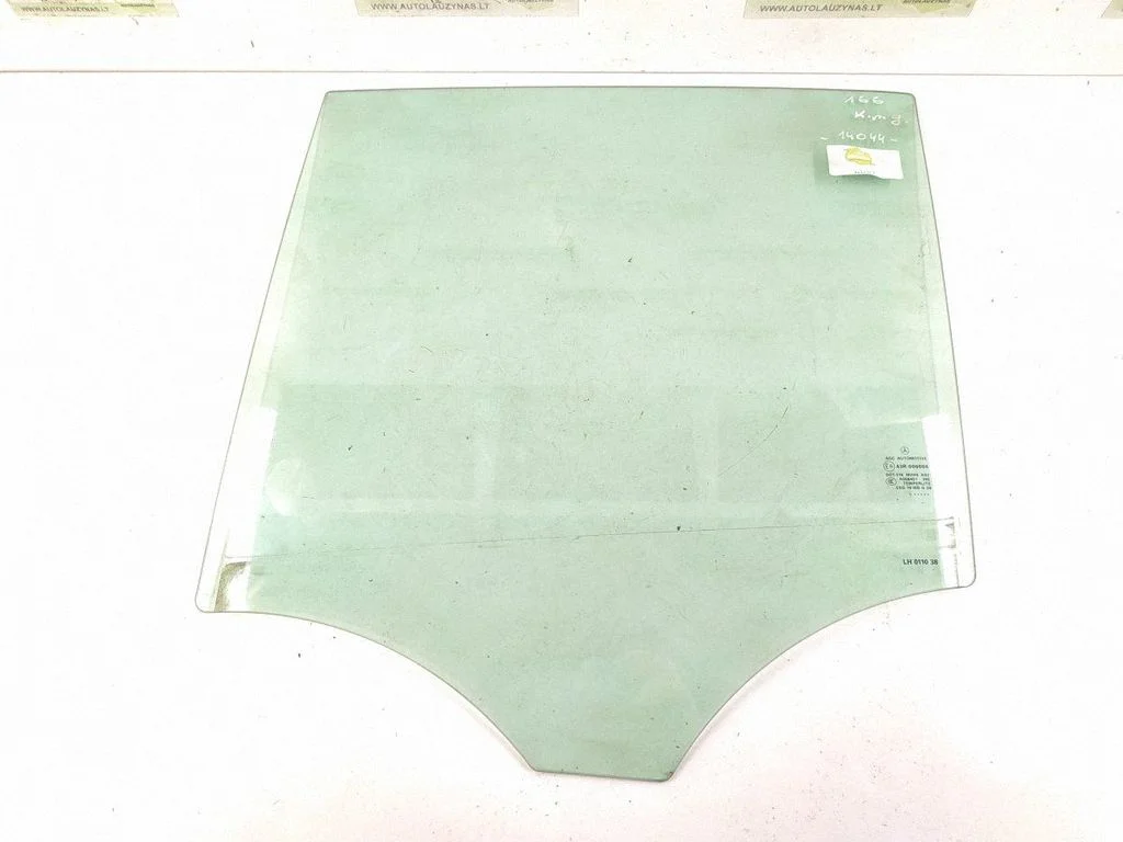 Rear door window glass 1667350110