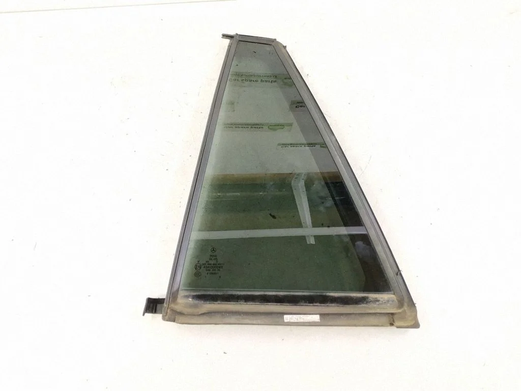 Rear vent window glass – Mercedes-Benz R-Class W251 (2005-2013)