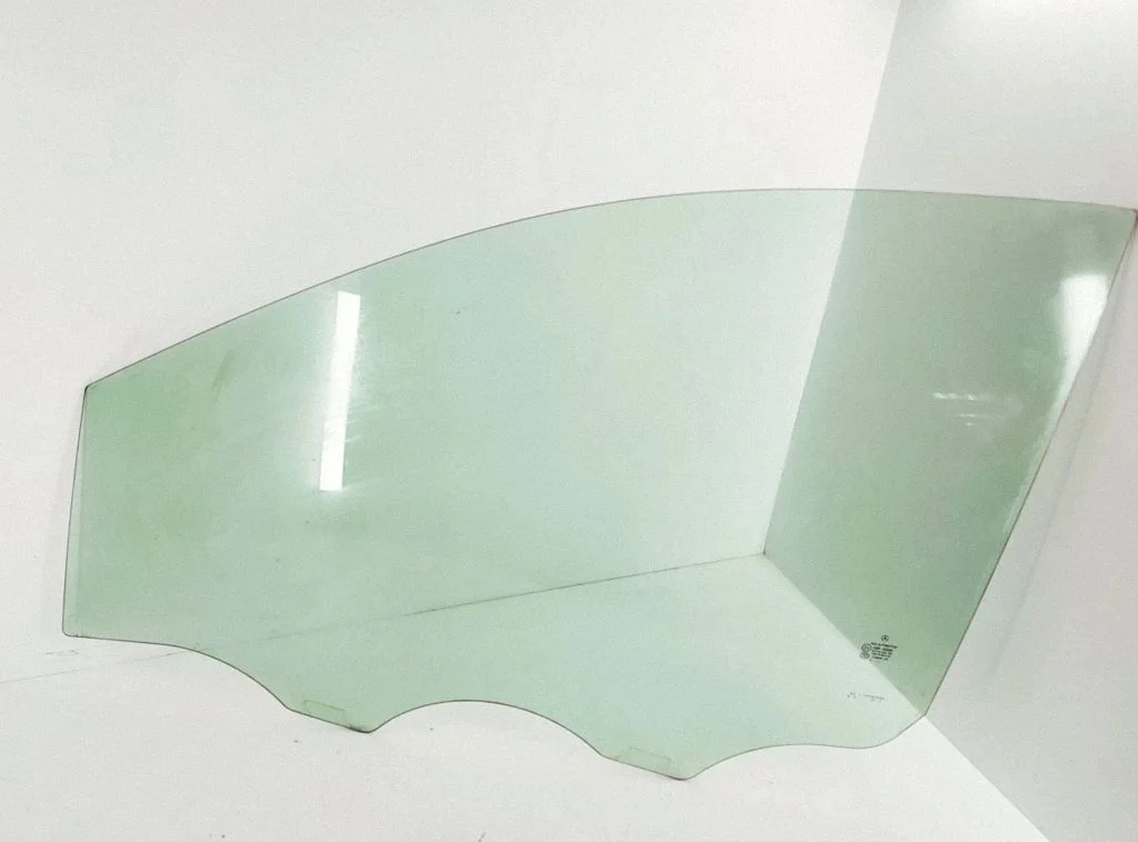 Front door window glass four-door 43R00049
