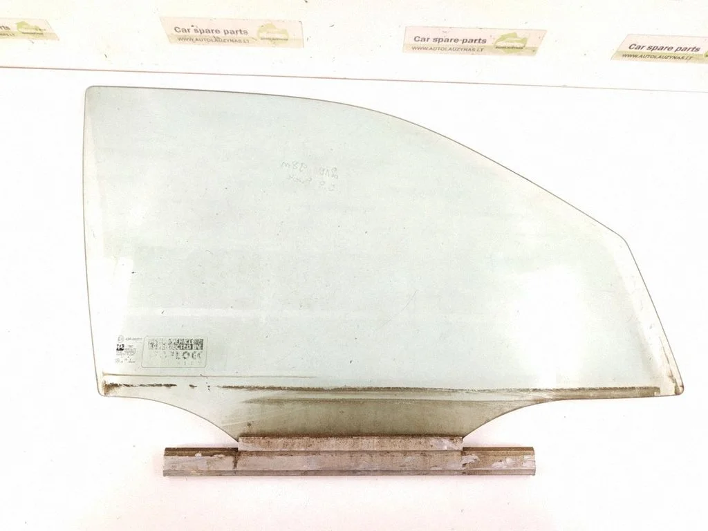Front door window glass four-door 2107200218