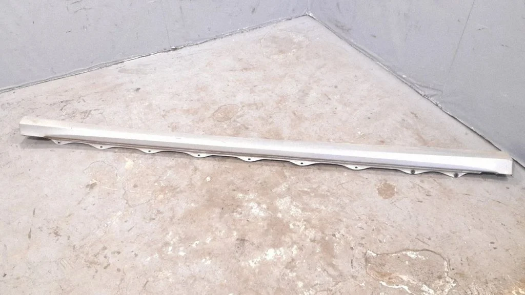 Sill – right