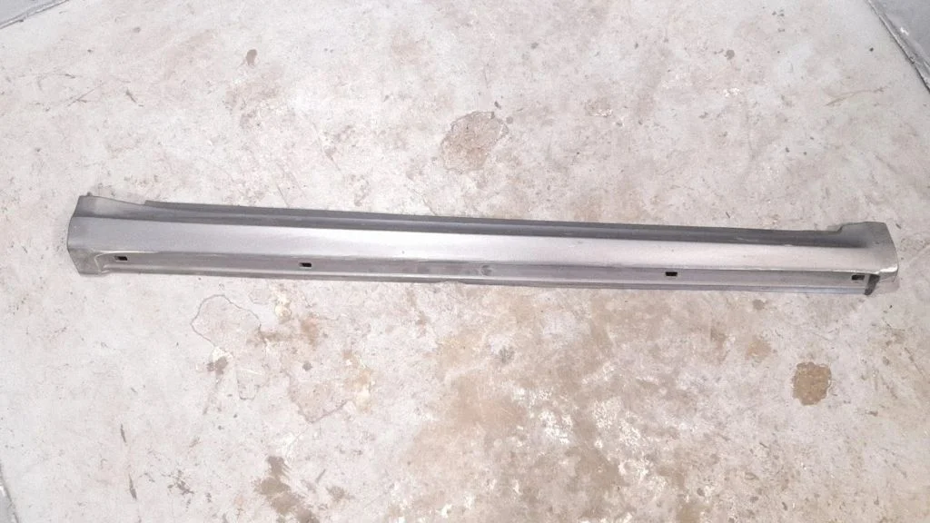 Sill – right